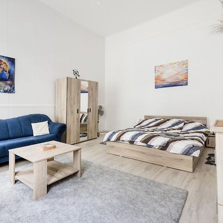 Lovely Studio In The Heart Of Budapest Luaran gambar