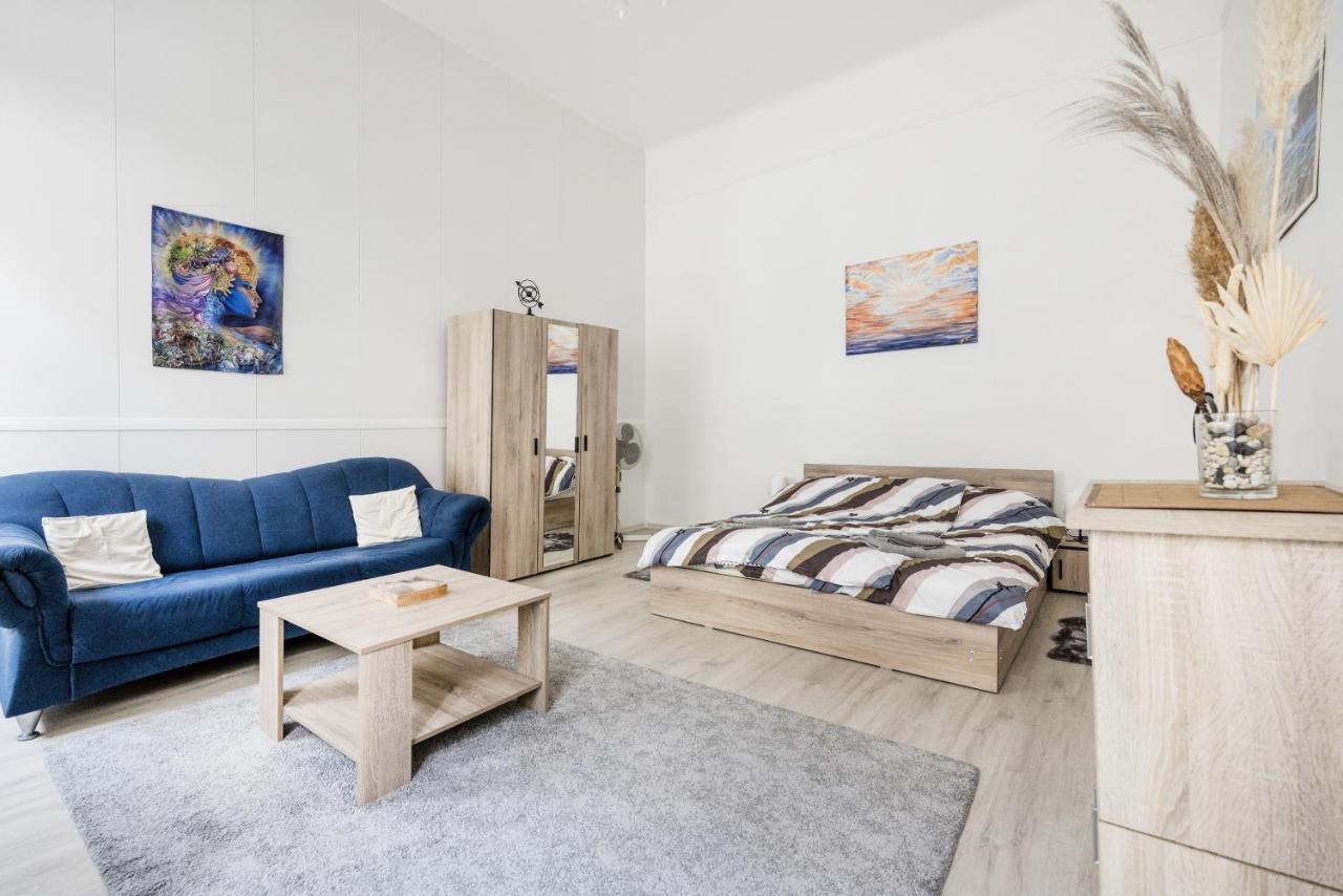 Lovely Studio In The Heart Of Budapest Luaran gambar
