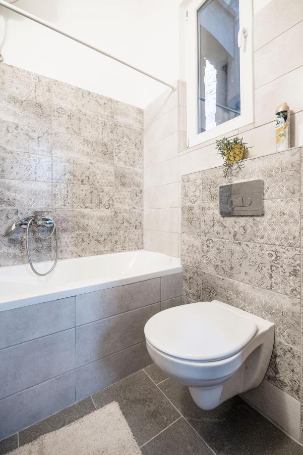 Lovely Studio In The Heart Of Budapest Luaran gambar