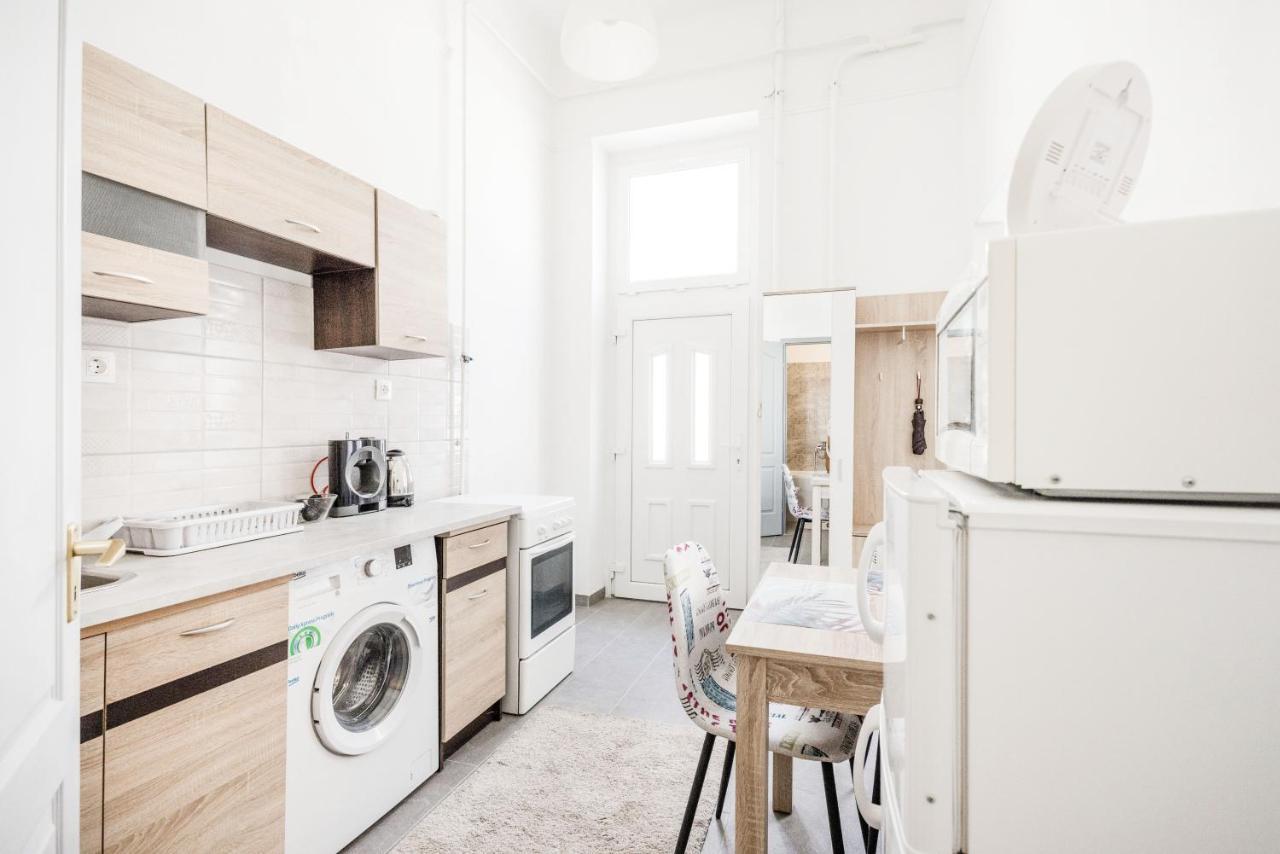 Lovely Studio In The Heart Of Budapest Luaran gambar