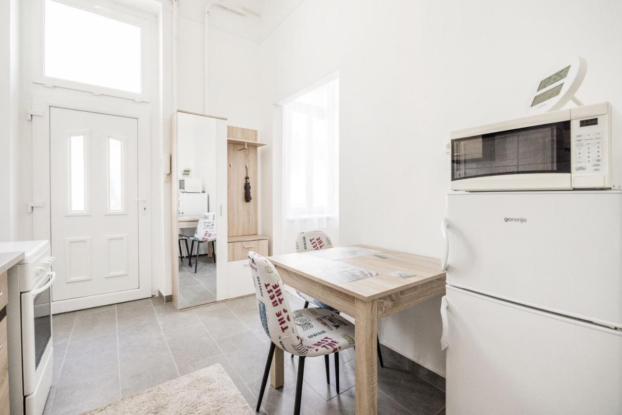 Lovely Studio In The Heart Of Budapest Luaran gambar