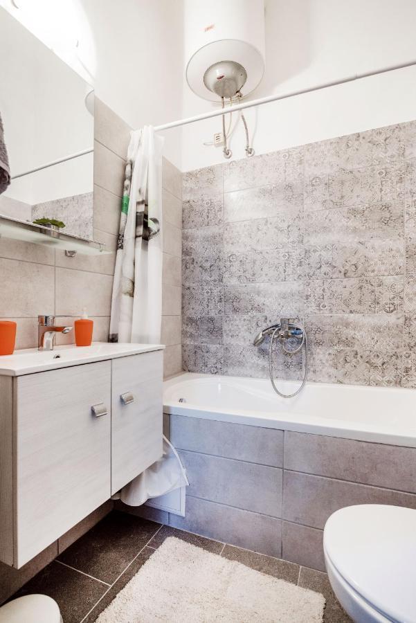 Lovely Studio In The Heart Of Budapest Luaran gambar